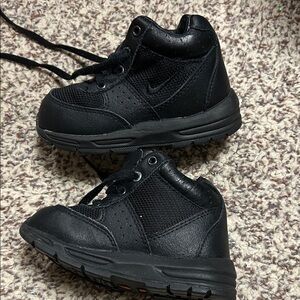 Nike baby Kids Black Sneakers boots 8C